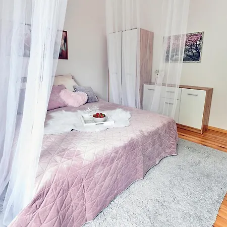 Gasthuis Warmia Pink *